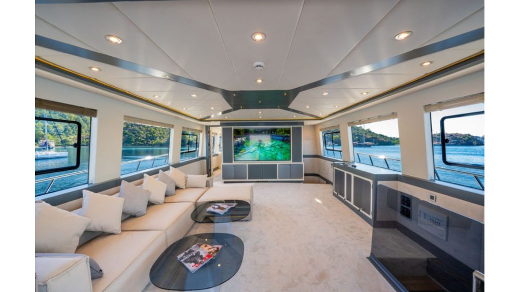 Motoryacht Alessandro, Motoryacht Alessandro, Water Sports Equipment: Enjoy a range of water sports with equipment for:

 	Kneeboarding
 	Ringo rides
 	Wakeboarding
 	Water skiing for both adults and children


 	SUP Board and Crazy Shark (4 pax): Explore the water on a stand-up paddleboard, or enjoy a thrilling ride on the Crazy Shark (perfect for up to four people)