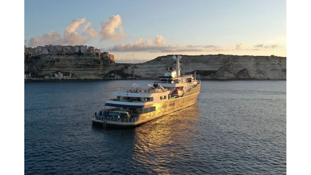 AQUA LARES (001) master