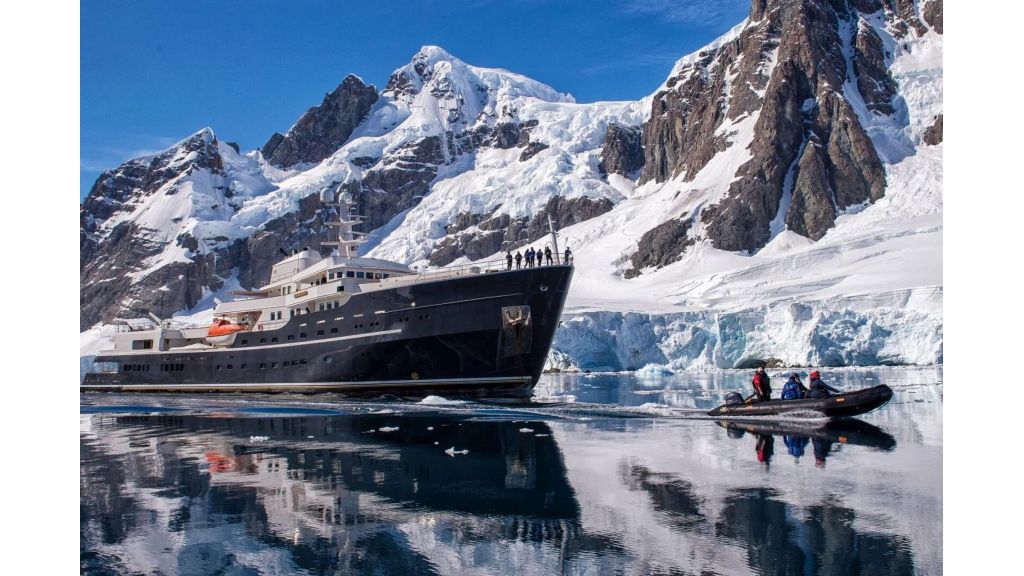 AQUA LARES (051) master