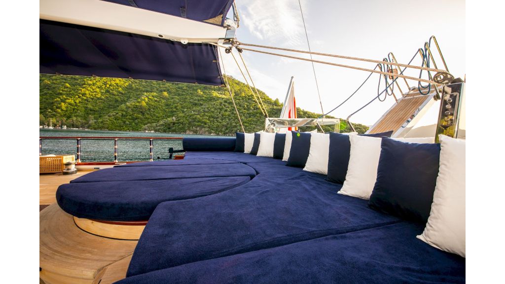 Voyage Ketch Steel Hull Sailing Yacht (06)