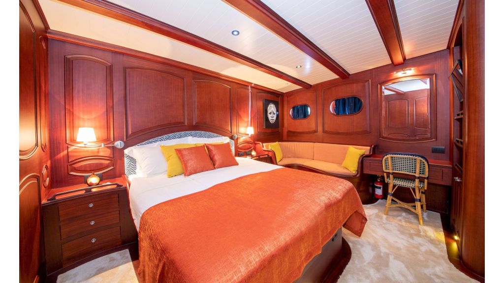 Voyage Ketch Steel Hull Sailing Yacht (17)