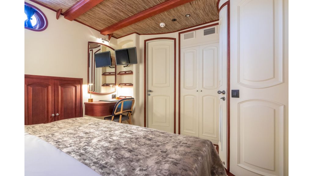 Voyage Ketch Steel Hull Sailing Yacht (21)