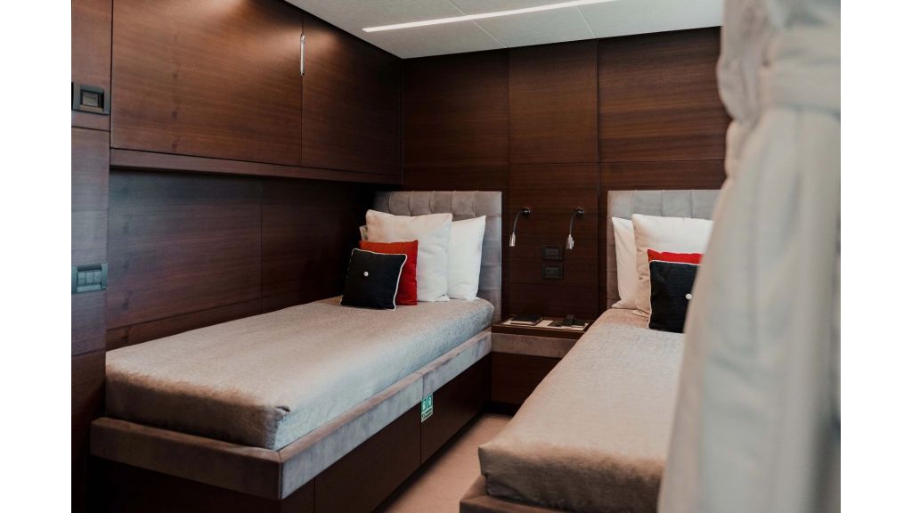 Majesty 38m 2018 26