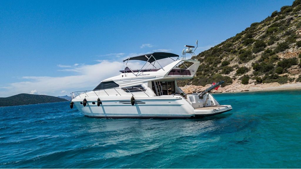 queen of angel motor yacht (503) master