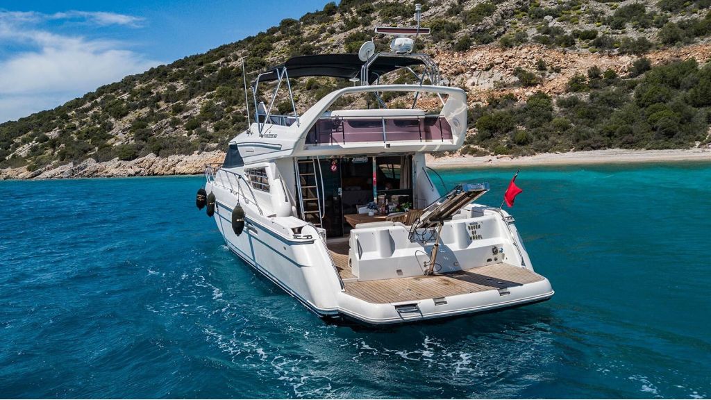 queen of angel motor yacht (507)