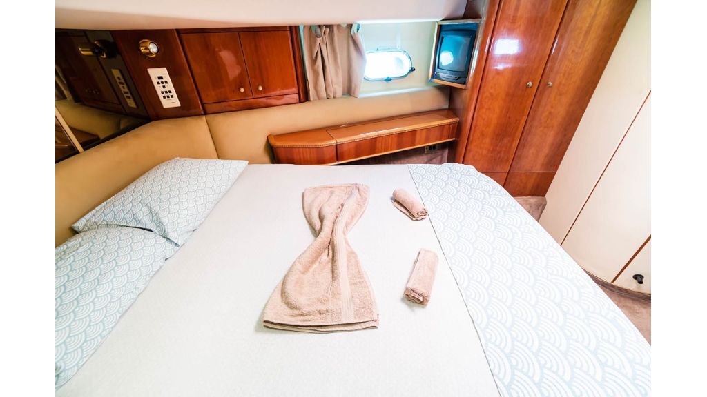 queen of angel motor yacht (524)