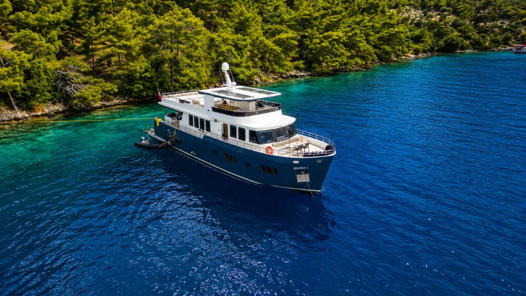 beluga motor yacht (001) MASTER