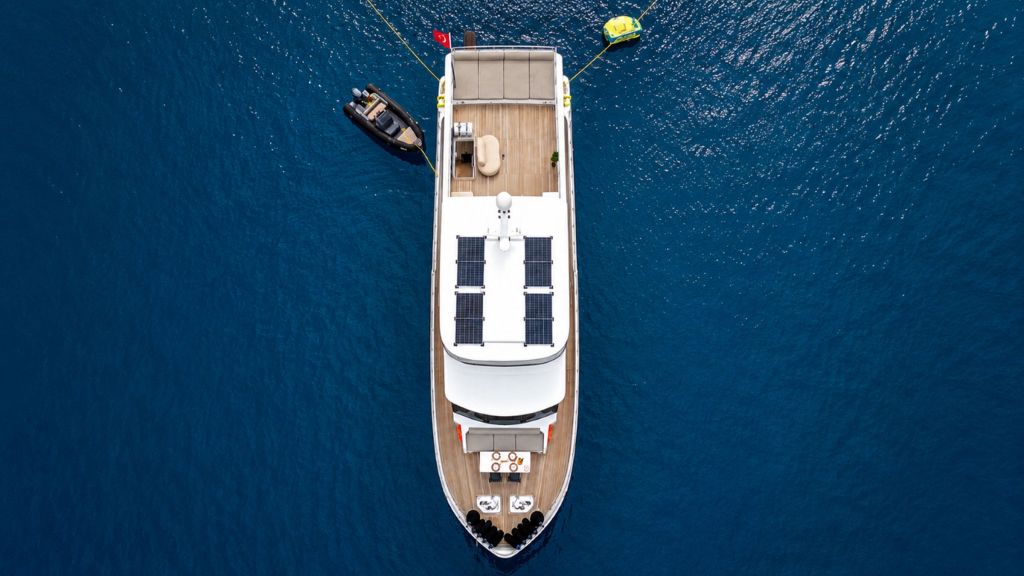 beluga motor yacht (003)