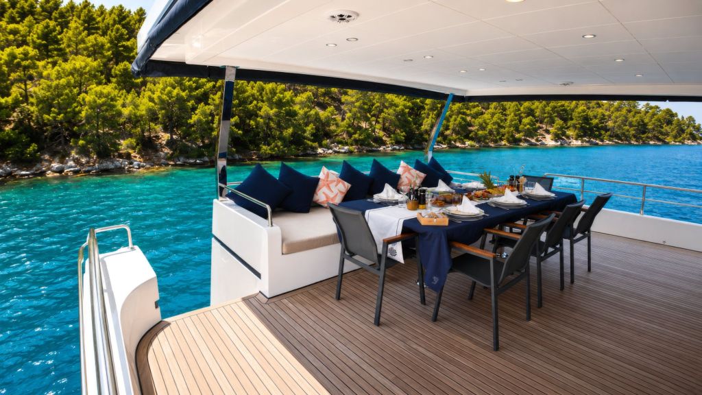 beluga motor yacht (021)