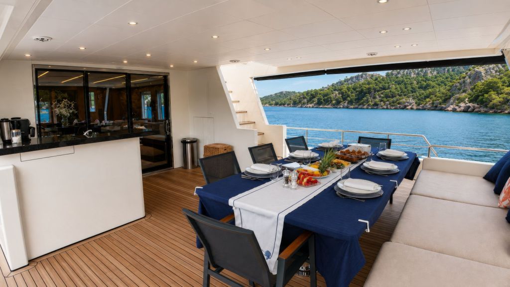beluga motor yacht (022)