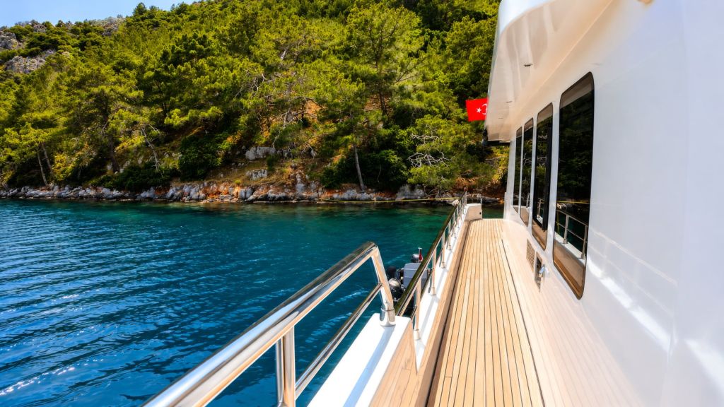 beluga motor yacht (040)