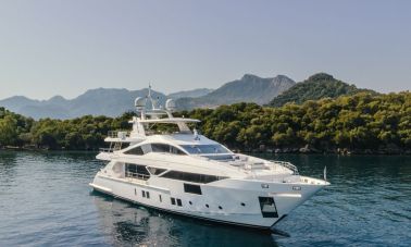 Charisma Motor Yacht (501)