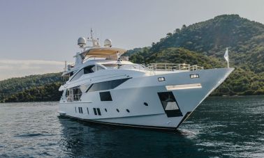 Charisma Motor Yacht (502)