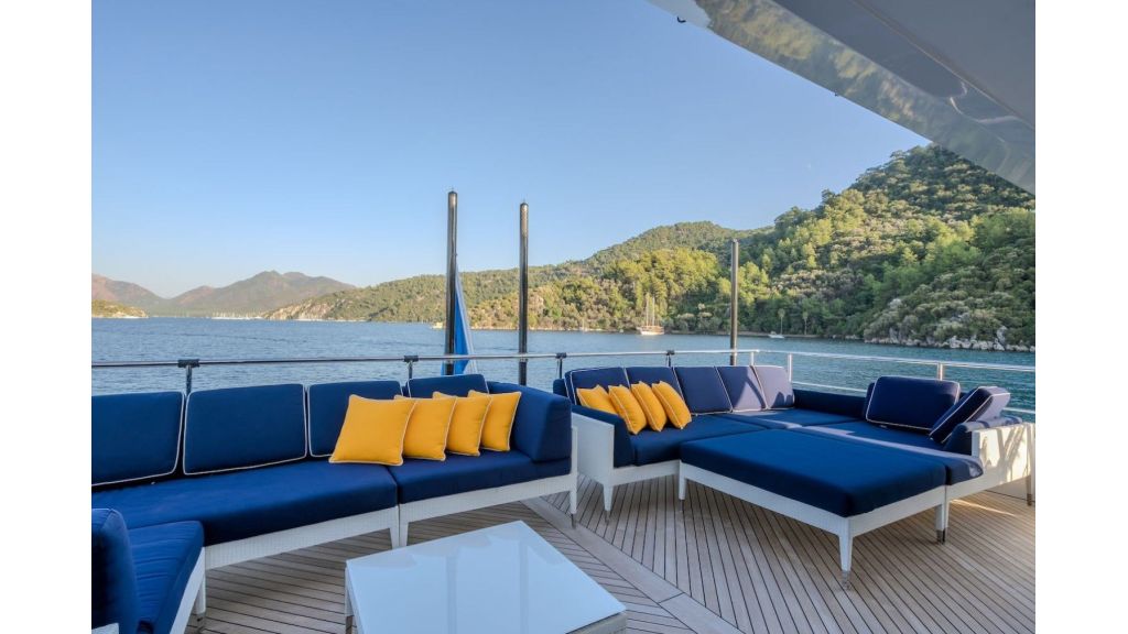 Charisma Motor Yacht (514)