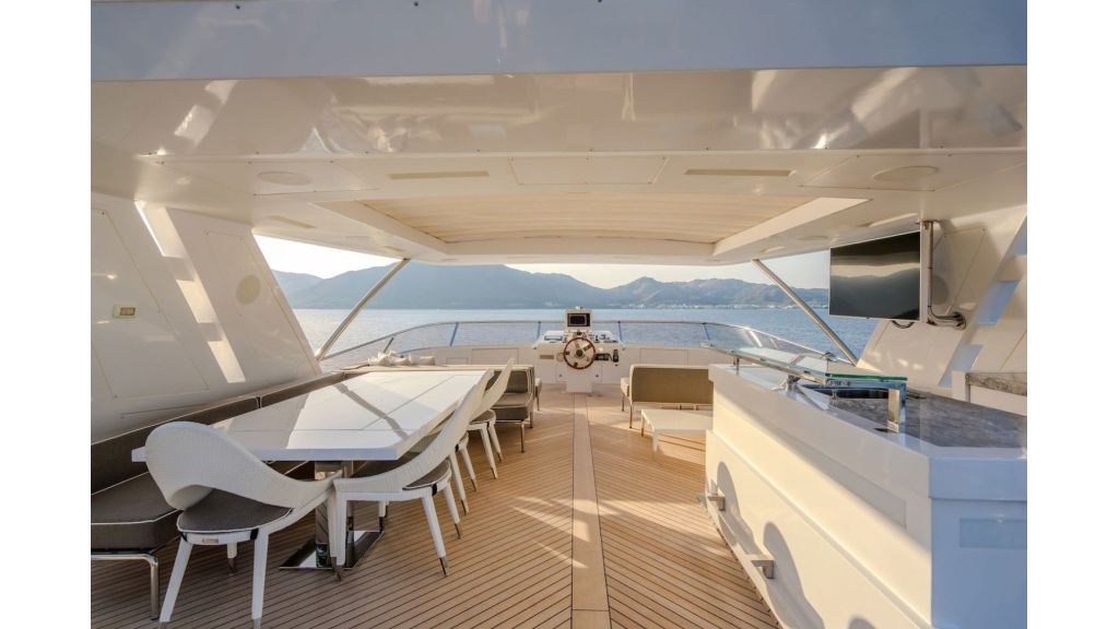 Charisma Motor Yacht (517)