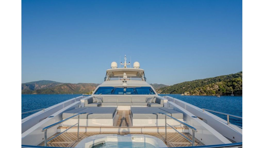 Charisma Motor Yacht (524)