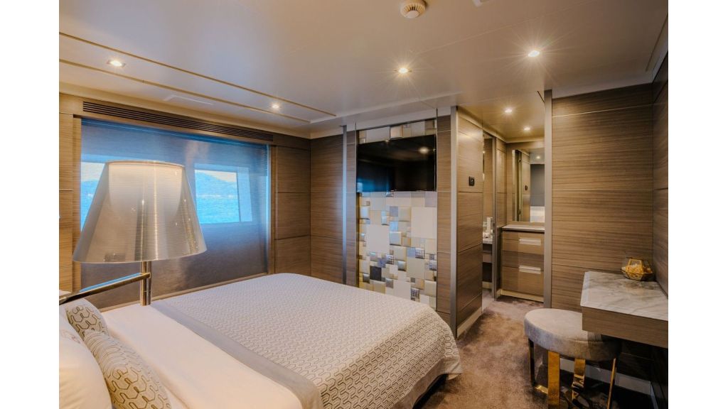 Charisma Motor Yacht (536)