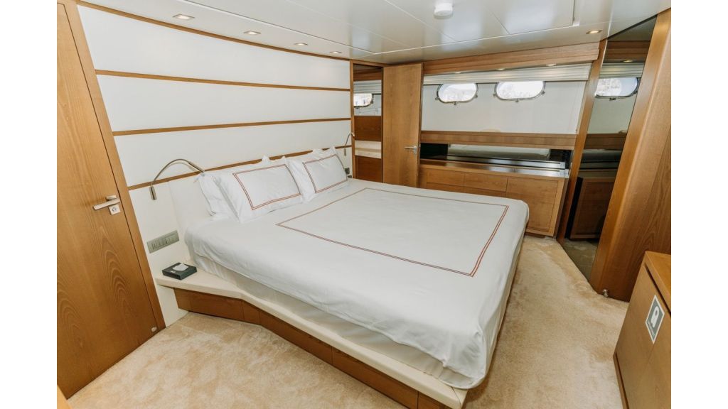 KUUM Motor Yacht (712)