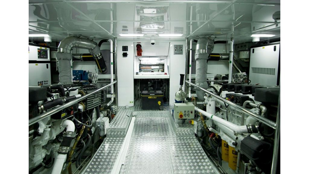 Clear Eyes Ketch Sailing Yacht (032)