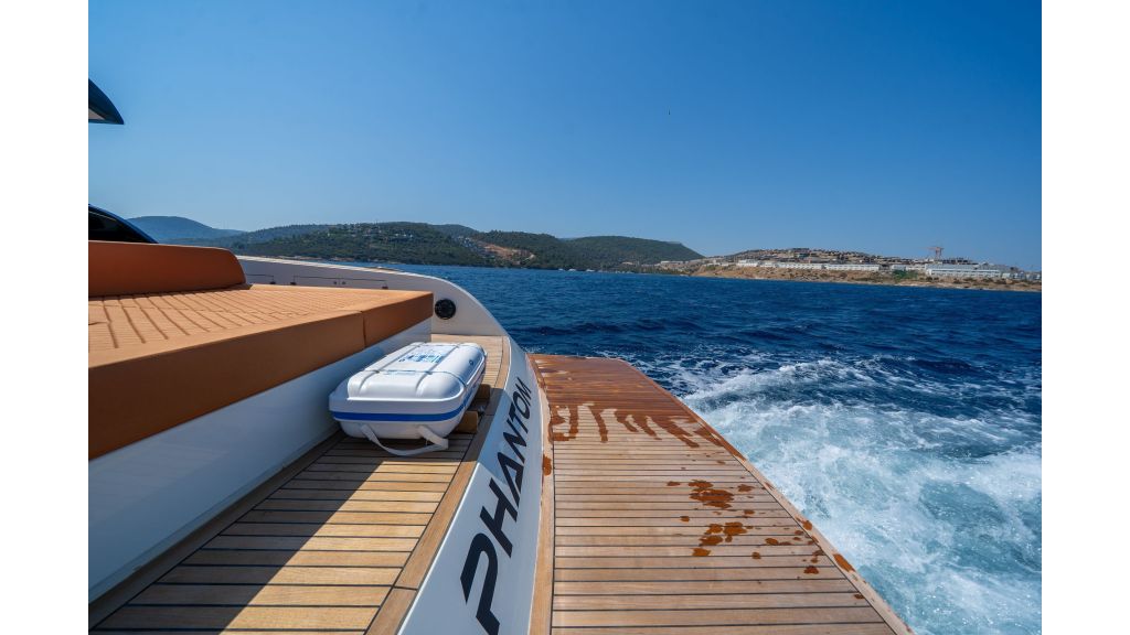 Phantom Motor Yacht (802)