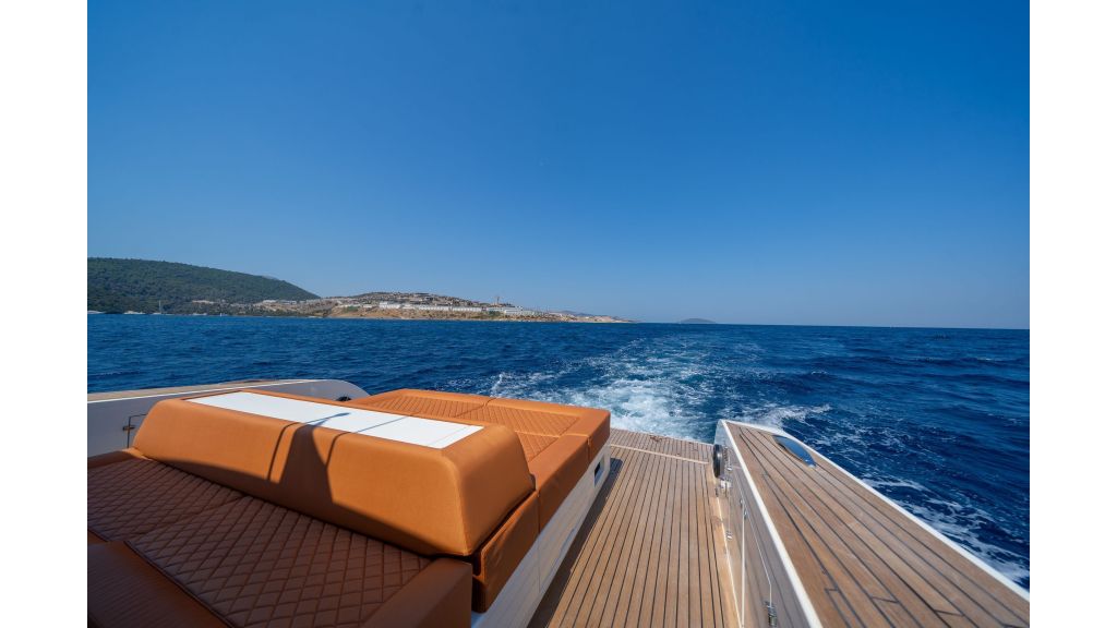 Phantom Motor Yacht (803)