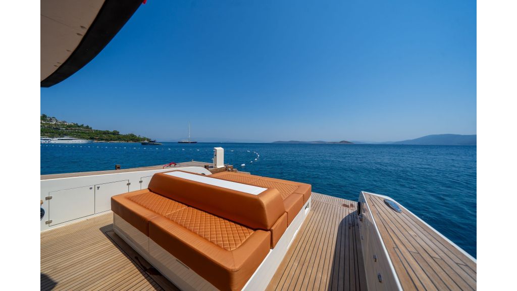 Phantom Motor Yacht (805)