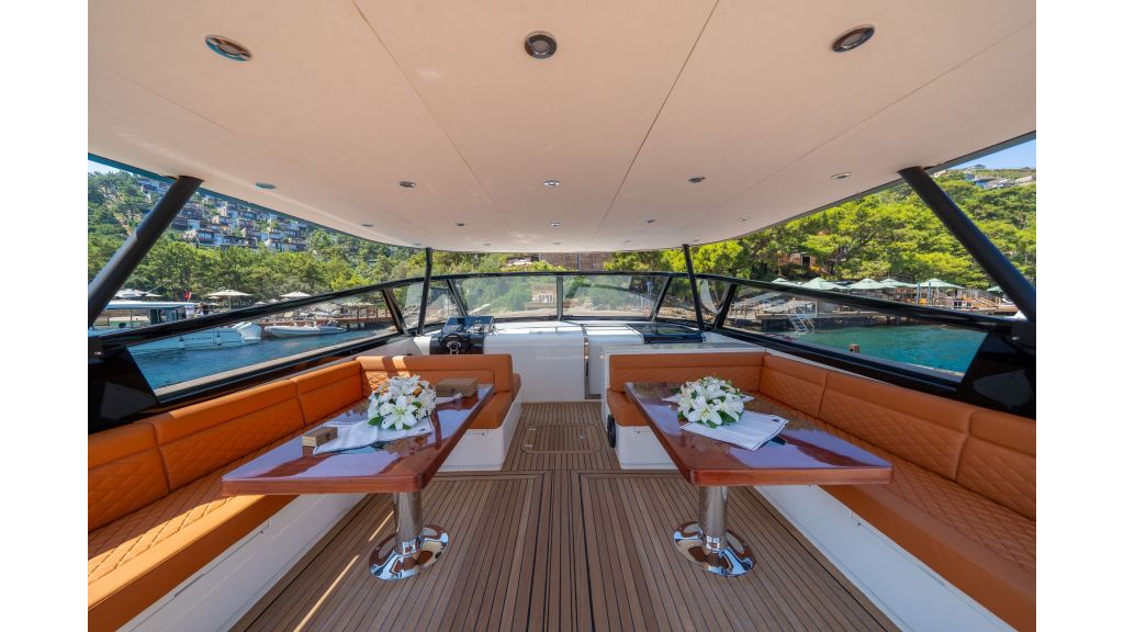 Phantom Motor Yacht (808)