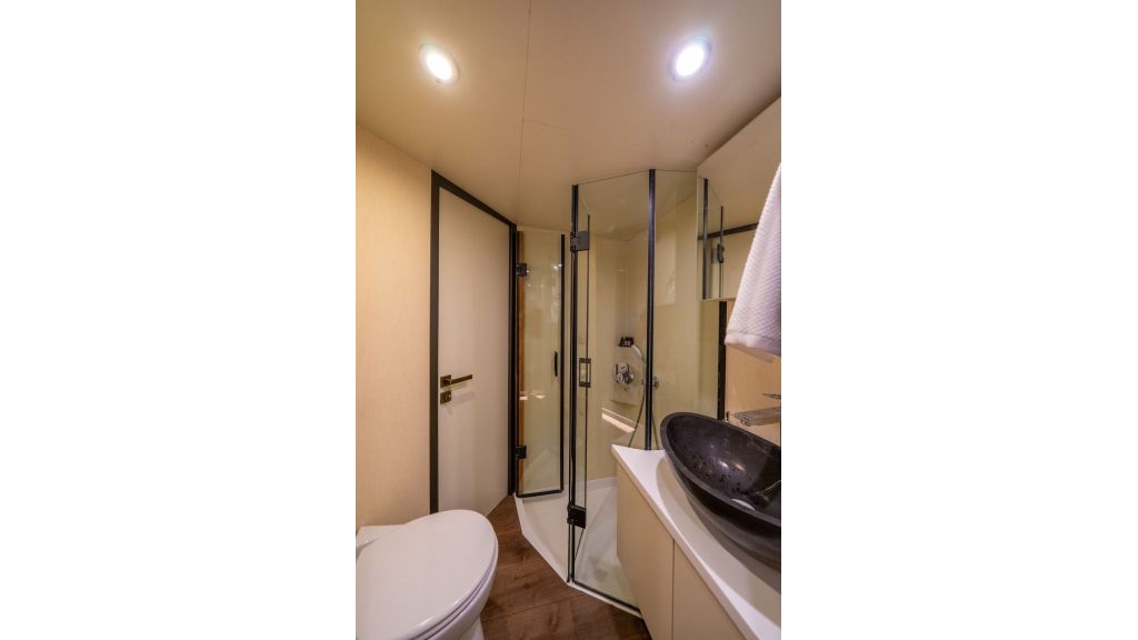 Phantom Motor Yacht (859)