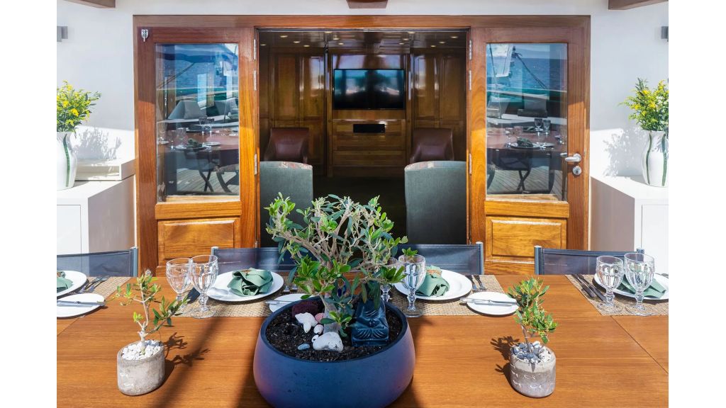 Arktos Motor Sailer (016)