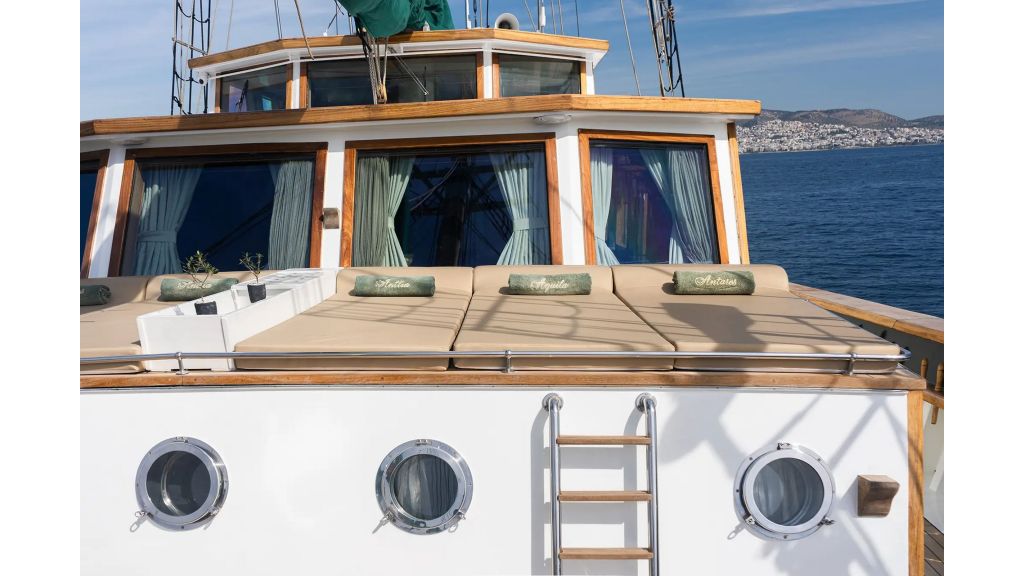 Arktos Motor Sailer (020)