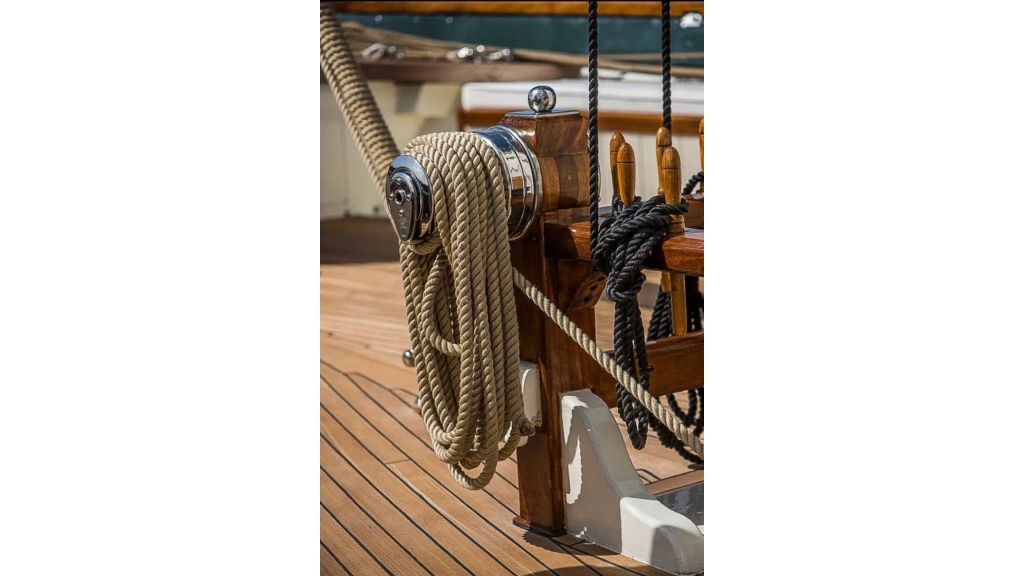 Arktos Motor Sailer (031)