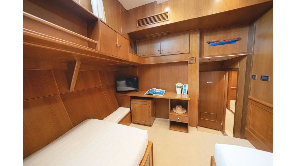 Arktos Motor Sailer (043)