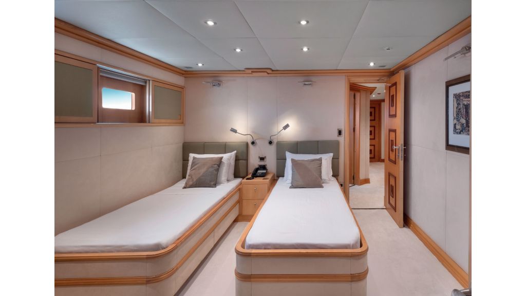 Happy Dolphin ii (527)