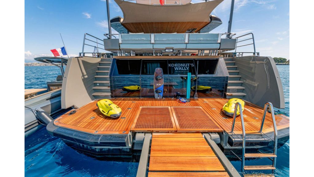 Kokonuts Wally (413)