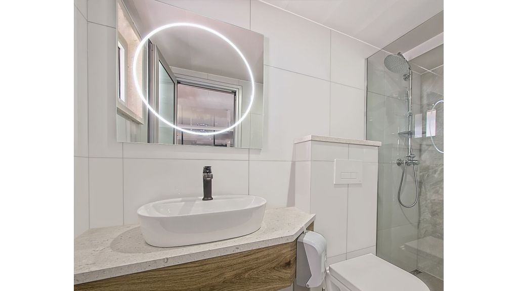 Motor Yacht Premier (017)