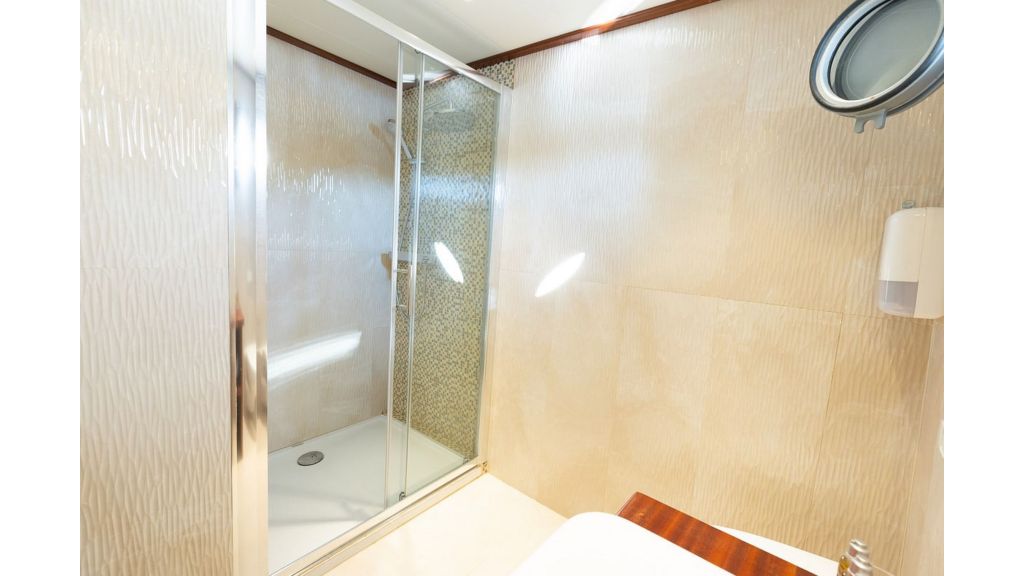 Classic Motor Yacht Gallant (029)