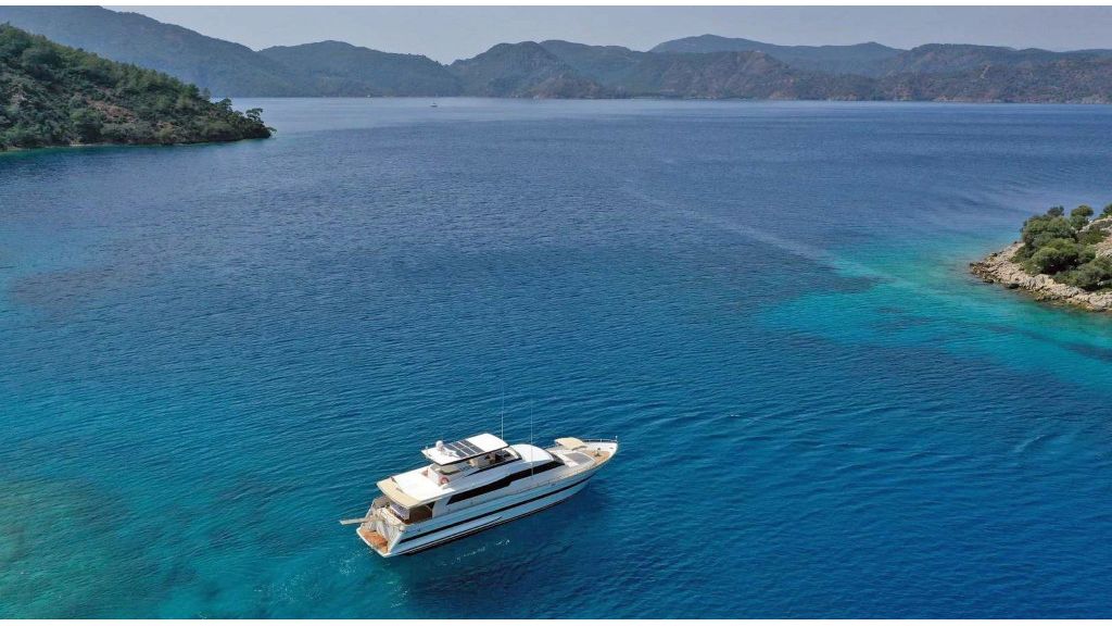 Motor Yacht Falcon 80 (005)