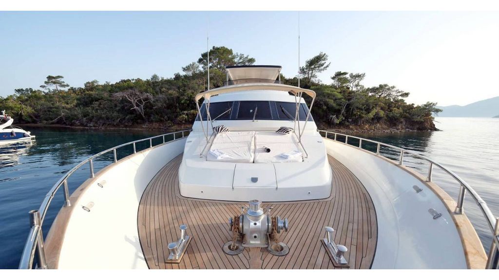 Motor Yacht Falcon 80 (011)