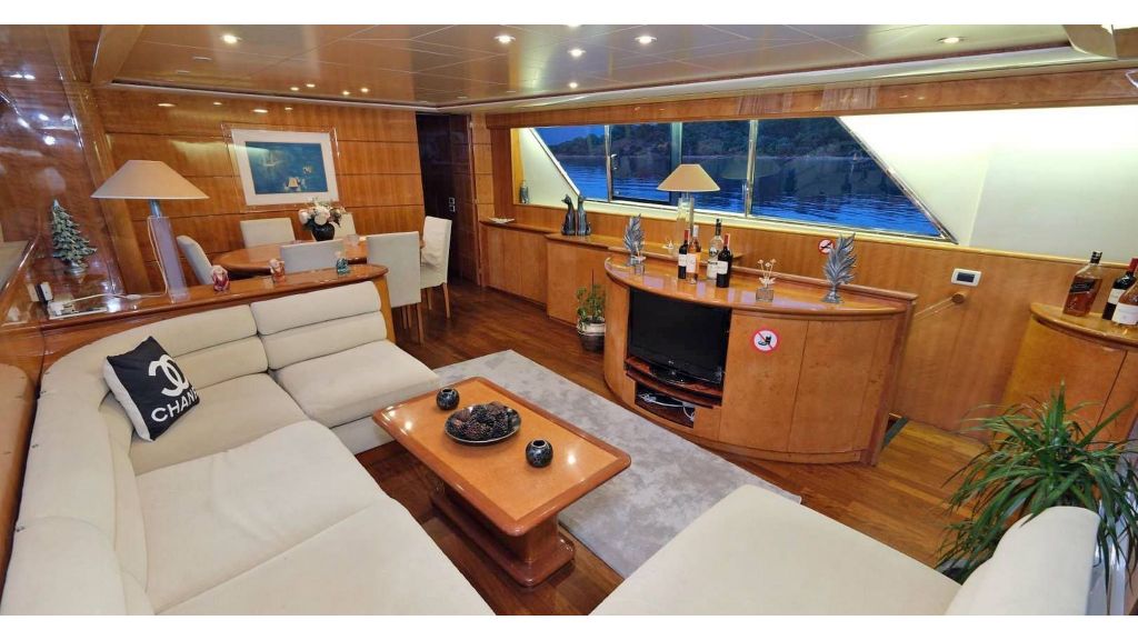 Motor Yacht Falcon 80 (013)