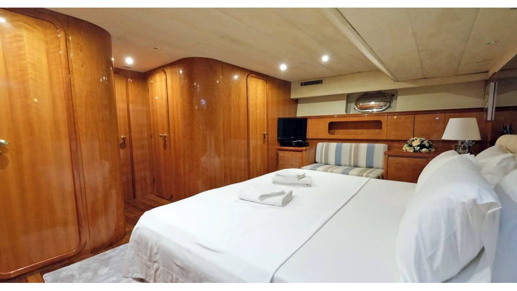 Motor Yacht Falcon 80 (027)