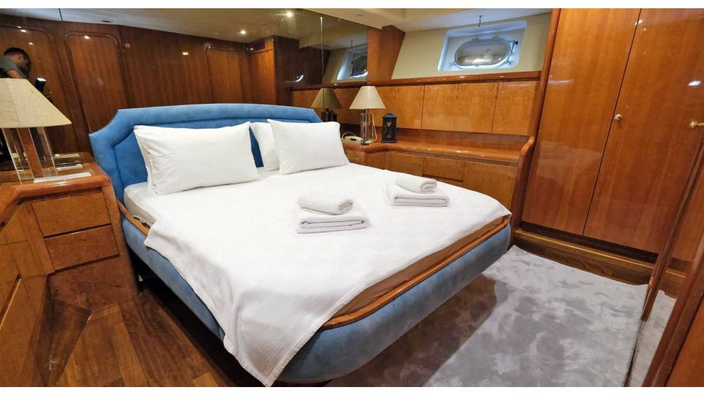 Motor Yacht Falcon 80 (030)