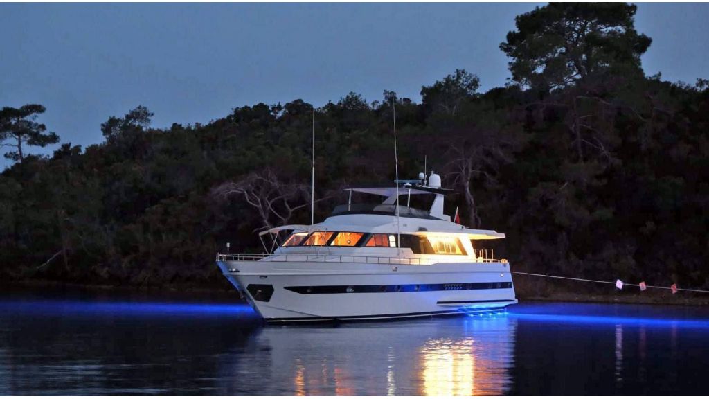 Motor Yacht Falcon 80 (037)