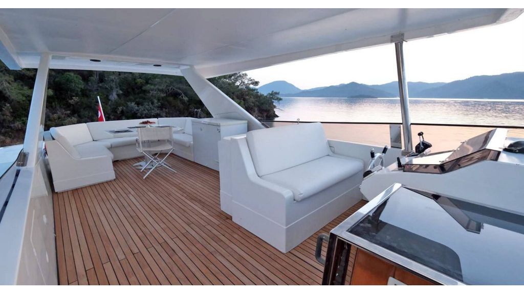 Motor Yacht Falcon 80 (039)