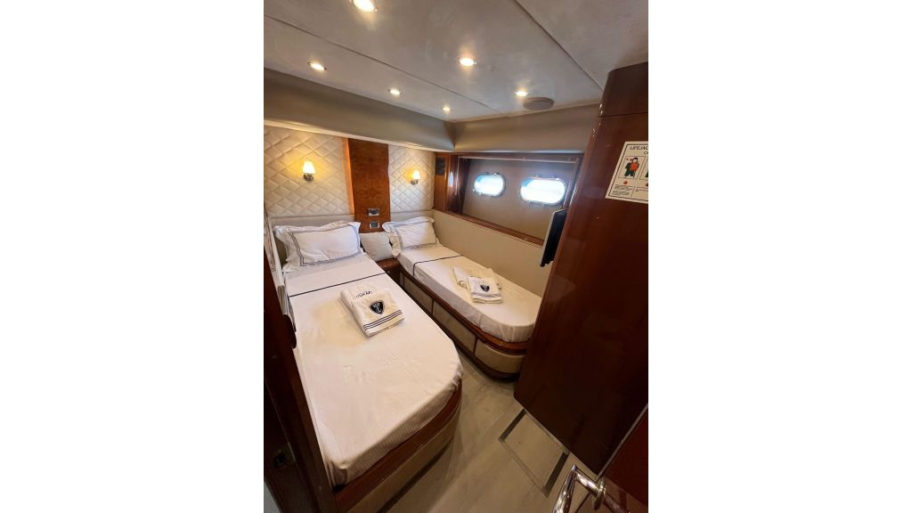 Motor Yacht Freya (070)