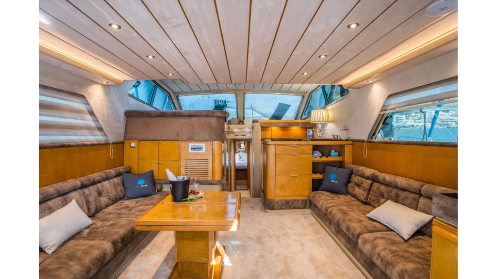 Blue Dream Motor Yacht (002)