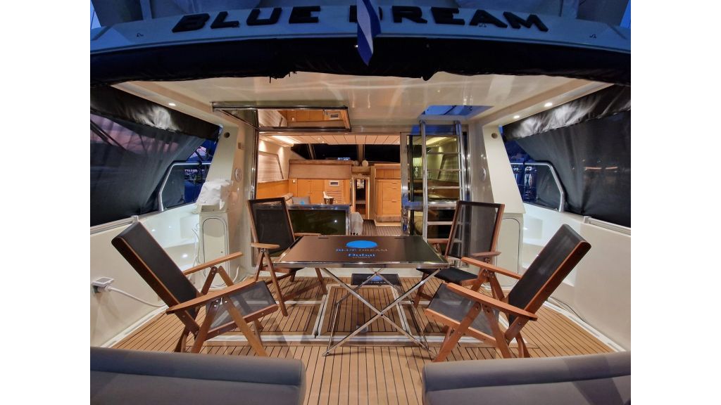 Blue Dream Motor Yacht (006)