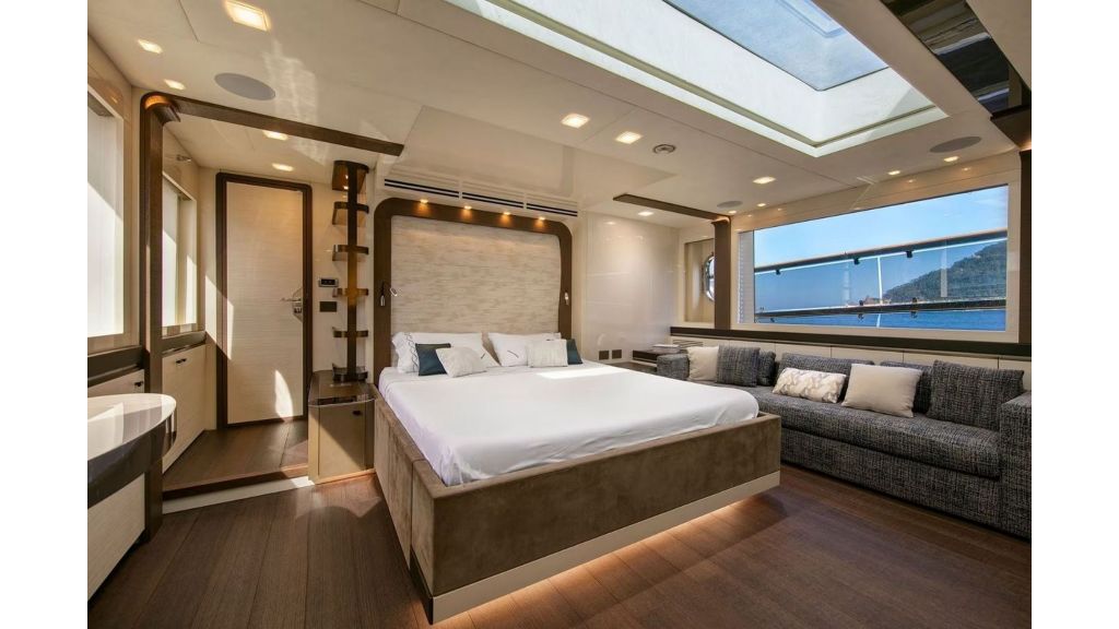 Esmeralda of the Seas Yacht for Sale (011)