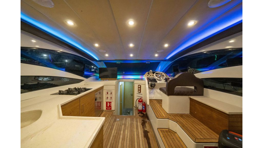 Exclusive Motor Yacht Moonlight (005)