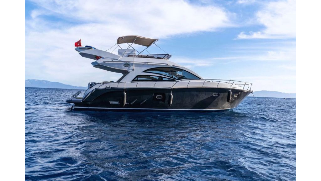 Exclusive Motor Yacht Moonlight (009)