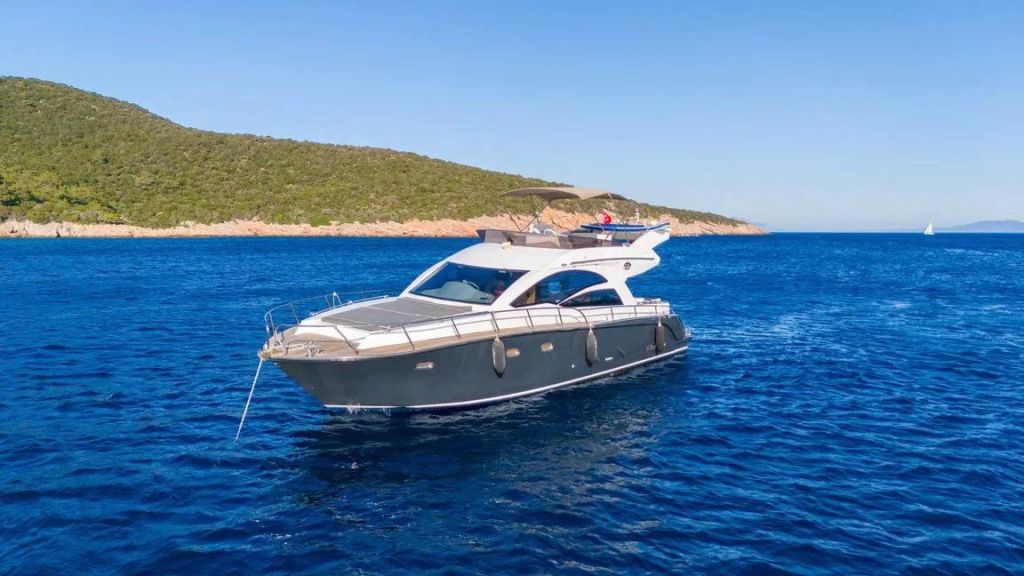 Exclusive Motor Yacht Moonlight (011)